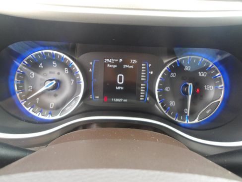 Used 2020 Chrysler Voyager Lxi image 19