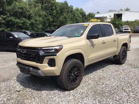 Used 2023 Chevrolet Colorado Z71 w/ Advanced Trailering Package AWD/4WD image 2