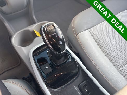 Used 2019 Chevrolet Bolt Premier w/ Infotainment Package image 18