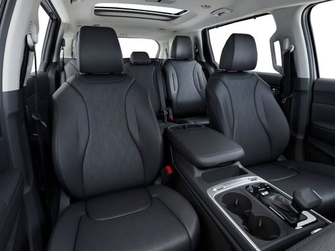 New 2026 Kia Carnival SX w/ SX Dark Edition Package FWD image 15
