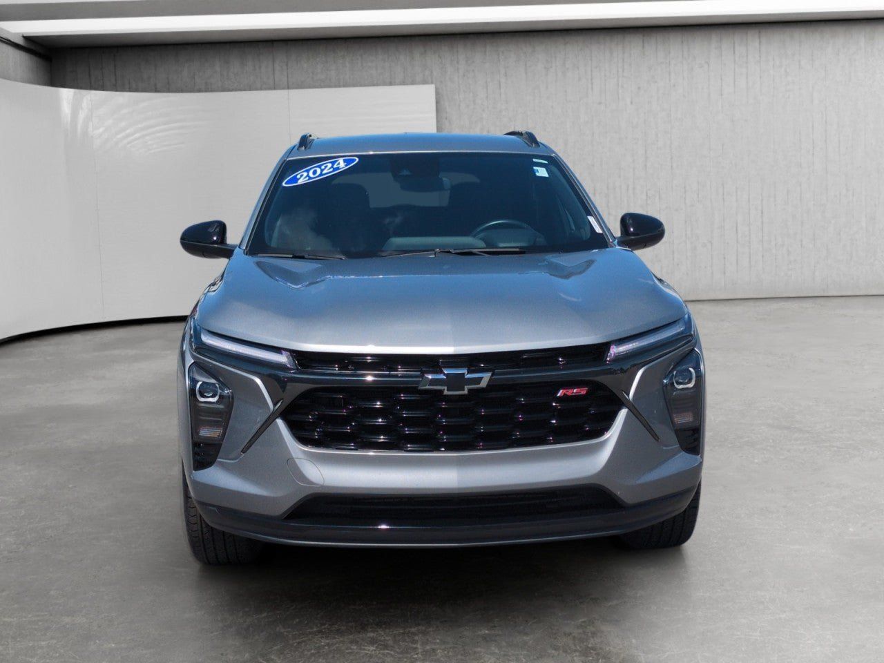 Used 2024 Chevrolet Trax RS FWD image 2