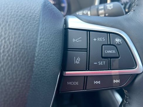 Certified 2026 Toyota Highlander Limited AWD/4WD image 17