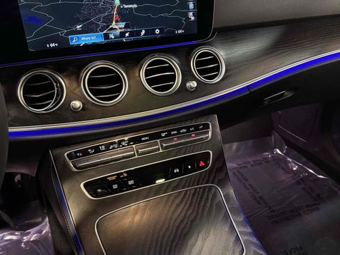 Used 2022 Mercedes-Benz E 350 Sedan image 9
