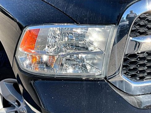 Used 2019 RAM 1500 Classic SLT image 32