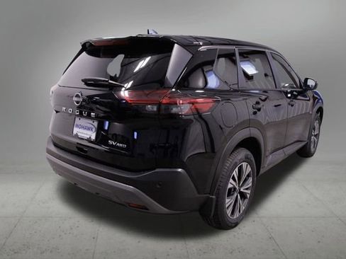 Used 2023 Nissan Rogue SV image 5