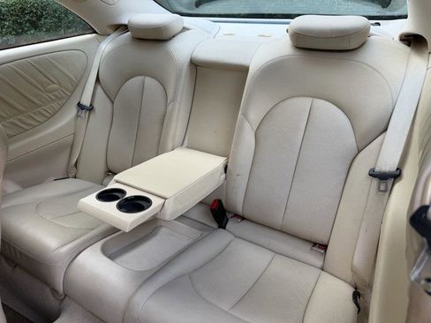 Used 2005 Mercedes-Benz CLK 320 Coupe image 18