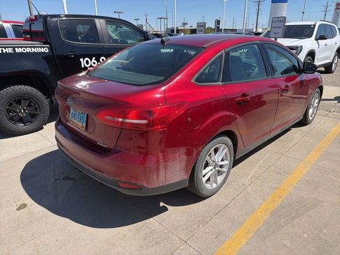 Used 2016 Ford Focus SE FWD image 3