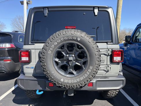 Certified 2023 Jeep Wrangler Unlimited w/ Cold Weather Group AWD/4WD image 6