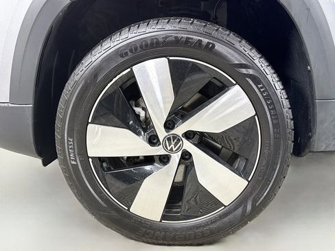 Certified 2025 Volkswagen Taos S image 28