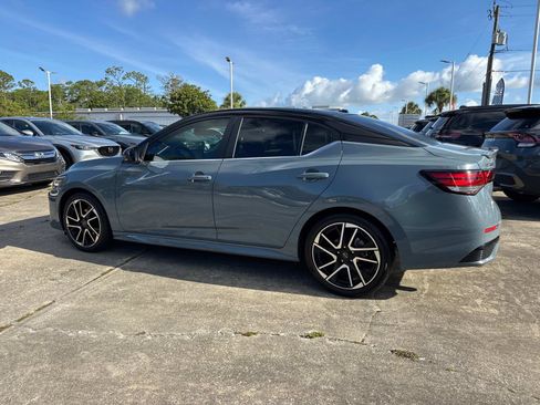 Used 2025 Nissan Sentra SR w/ SR Premium Package FWD image 5