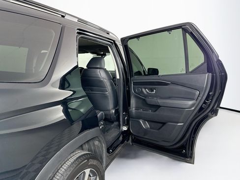 Used 2023 Honda Pilot Elite image 33