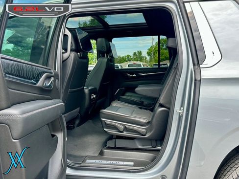 Used 2024 GMC Yukon XL Denali w/ Advanced Technology Package AWD/4WD image 24