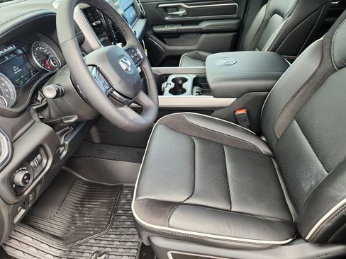 New 2026 RAM 1500 Laramie AWD/4WD image 12