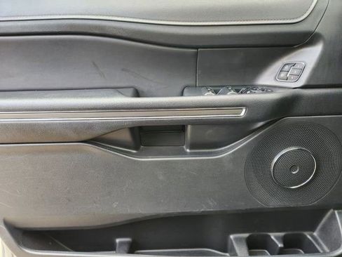 Used 2024 Ford Expedition XLT image 21