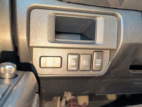 Used 2018 Toyota Tacoma 4x4 Double Cab image 34