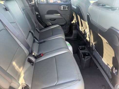 New 2026 Jeep Gladiator Mojave image 10