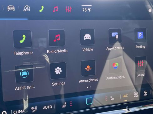 New 2026 Volkswagen Tiguan SE R-Line FWD image 24
