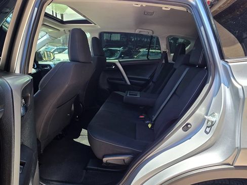 Used 2016 Toyota RAV4 XLE w/ Convenience Package FWD image 20