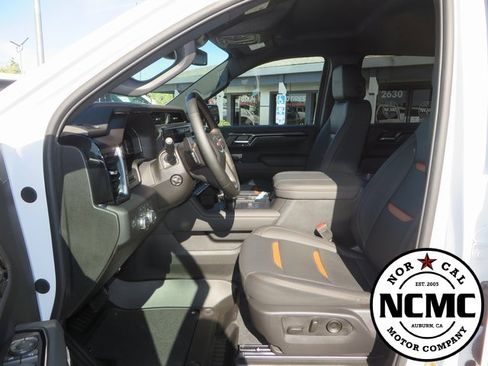 Used 2025 GMC Sierra 1500 AT4 image 24