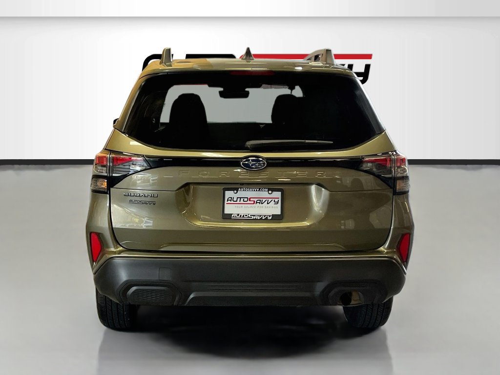 Used 2025 Subaru Forester Premium AWD/4WD image 6