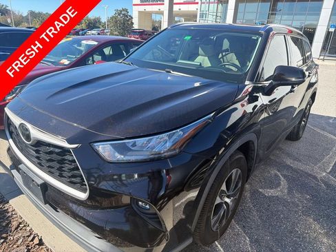 Used 2020 Toyota Highlander XLE image 1
