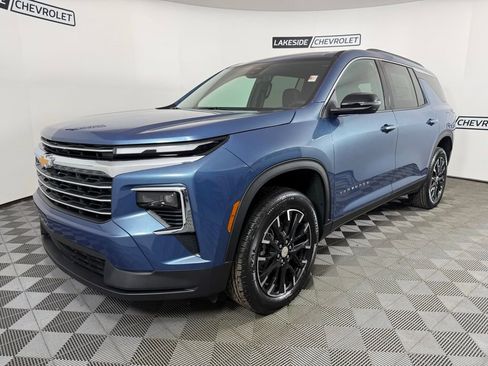 New 2026 Chevrolet Traverse LT w/ Sun and Wheel Package image 2