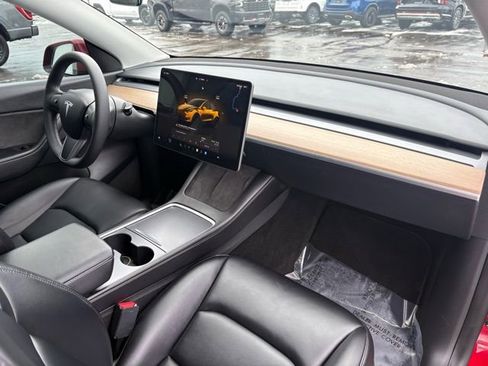 Used 2022 Tesla Model Y Performance image 30