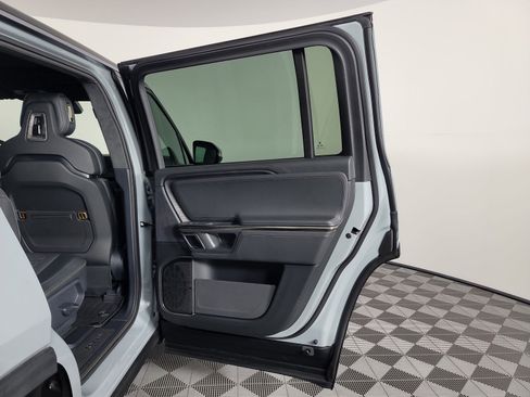 Used 2022 Rivian R1S Launch Edition image 19