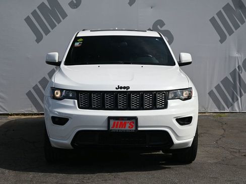 Used 2021 Jeep Grand Cherokee Laredo X AWD/4WD image 2