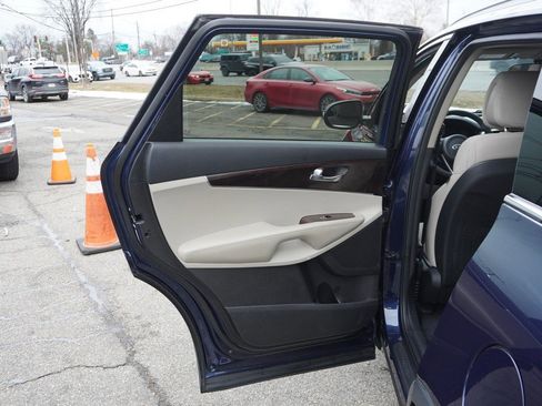 Used 2017 Kia Sorento LX image 21