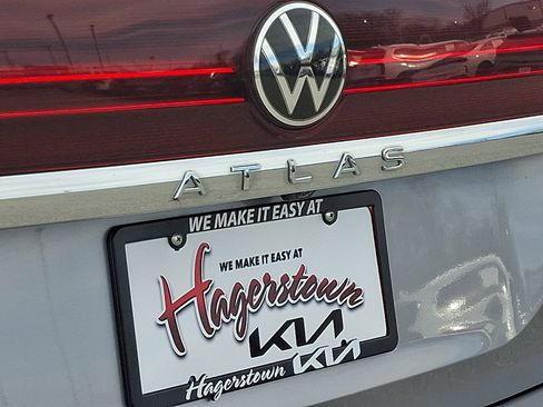 Used 2024 Volkswagen Atlas SE image 30