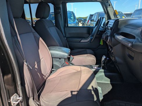 Used 2018 Jeep Wrangler Unlimited Sport S image 25