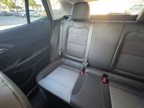 Used 2025 Chevrolet Trax LT image 39