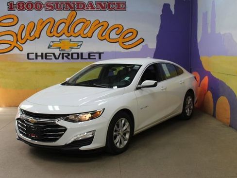 Used 2022 Chevrolet Malibu LT FWD image 2