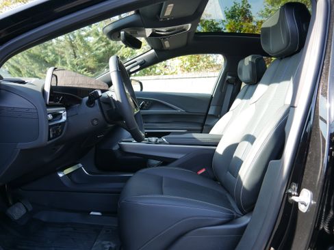 Certified 2025 Cadillac Lyriq Luxury image 12