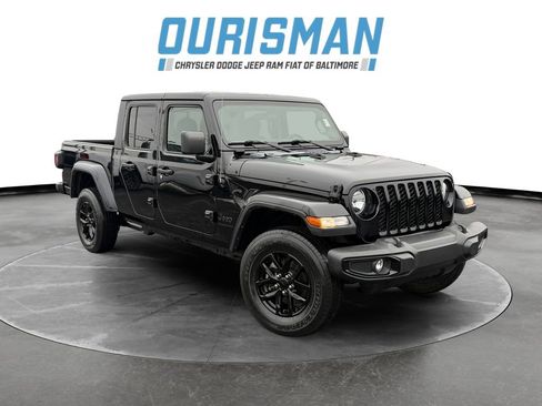 Used 2022 Jeep Gladiator Sport image 1