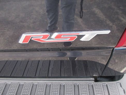 Certified 2022 Chevrolet Silverado 1500 RST AWD/4WD image 12