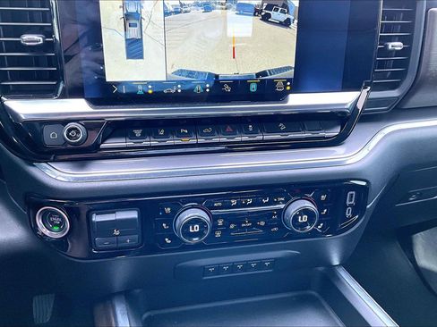 Used 2024 Chevrolet Silverado 3500 High Country w/ Technology Package AWD/4WD image 16