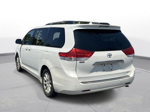 Used 2013 Toyota Sienna Limited w/ Premium Pkg FWD image 8