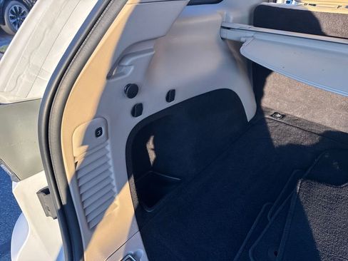 Used 2019 Jeep Grand Cherokee Limited w/ Luxury Group II image 32