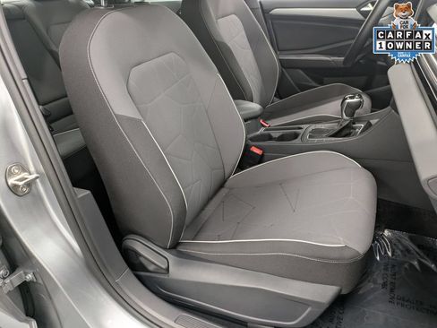 Used 2025 Volkswagen Jetta Sport FWD image 29