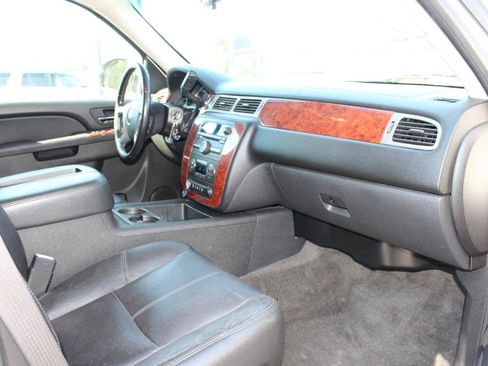 Used 2013 Chevrolet Tahoe LT AWD/4WD image 12