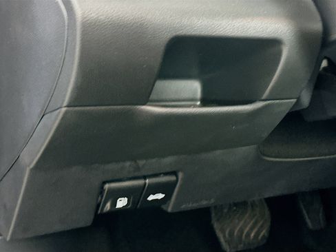 Used 2024 Nissan Kicks SV image 16