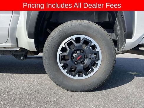 Used 2024 Toyota Tacoma TRD Off-Road AWD/4WD image 9