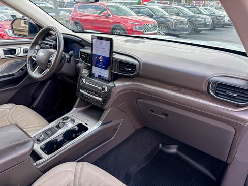 Used 2020 Ford Explorer Platinum AWD/4WD image 27