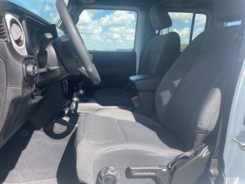Used 2024 Jeep Wrangler Unlimited Sport AWD/4WD image 7