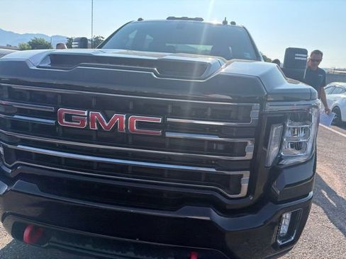 Used 2022 GMC Sierra 2500 AT4 AWD/4WD image 4