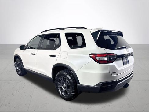 Used 2024 Honda Pilot TrailSport image 8