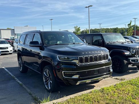 Used 2024 Jeep Wagoneer Series III w/ Premium Group I AWD/4WD image 2