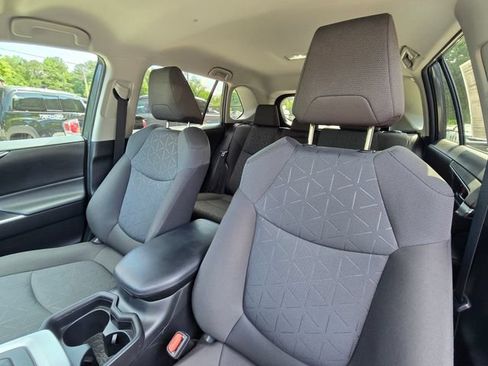 Used 2021 Toyota RAV4 XLE FWD image 23